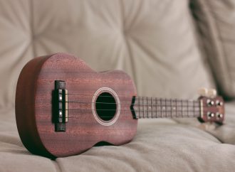 Gra na ukulele. Jak zacząć i czy to trudne?