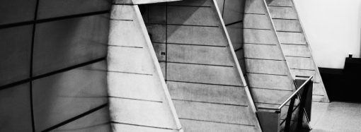 Brutalizm w architekturze – cechy i przykłady