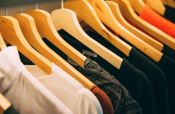 Czy warto inwestować w odzież reklamową?